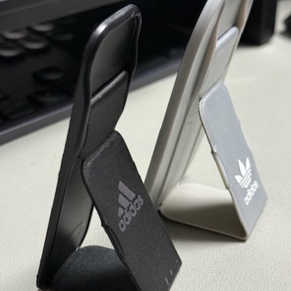 Adidas Universal Stand and Grip Works with Most any Mobile Phone Removable - Picture 3 of 3